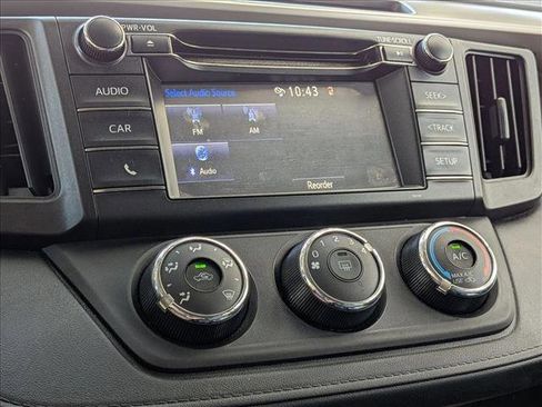 Used 2016 Toyota RAV4 LE FWD image 5