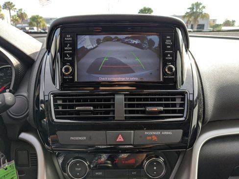 Used 2025 Mitsubishi Eclipse Cross ES image 23