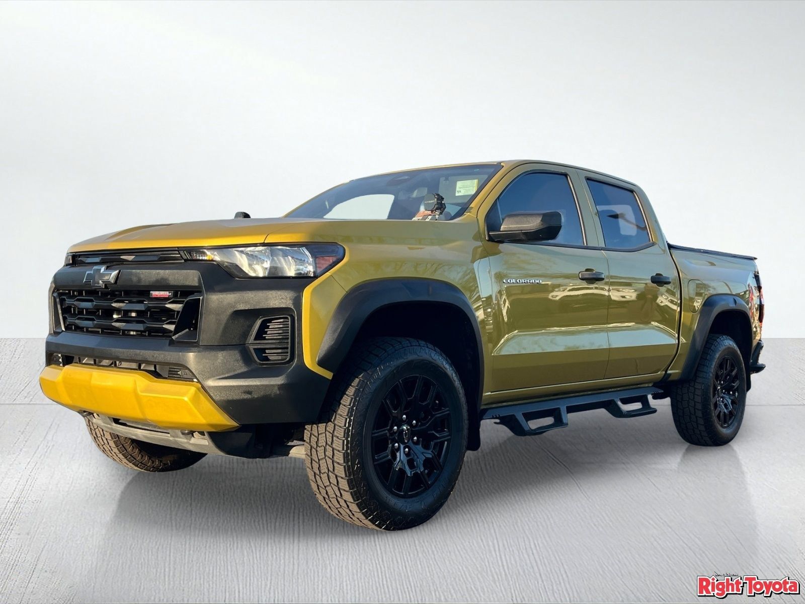 Used 2023 Chevrolet Colorado Trail Boss AWD/4WD image 2