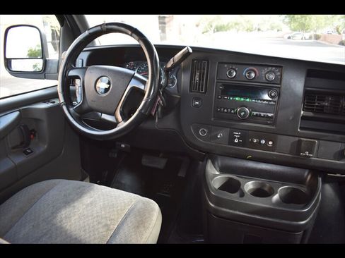Used 2015 Chevrolet Express 2500 LT w/ LT Preferred Equipment Group RWD image 28