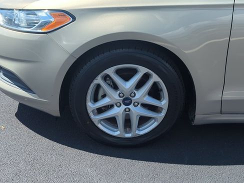 Used 2015 Ford Fusion SE FWD image 26