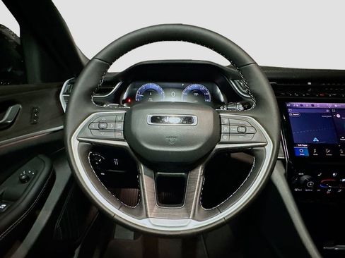 New 2025 Jeep Grand Cherokee L Limited w/ Luxury Tech Group II image 8