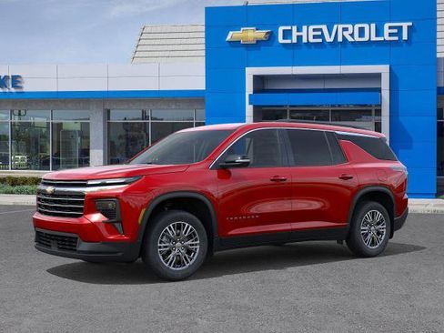 New 2026 Chevrolet Traverse LT image 2