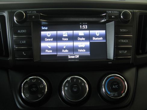 Used 2017 Toyota RAV4 LE image 13