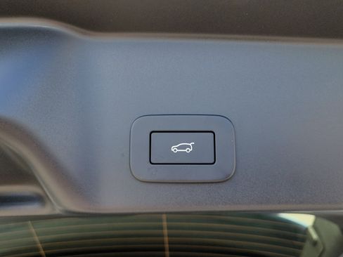 Used 2024 Land Rover Range Rover Evoque Dynamic SE image 28