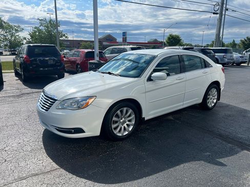 Used 2012 Chrysler 200 Touring FWD image 2