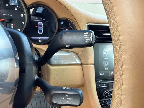Used 2017 Porsche 911 Carrera 4 AWD/4WD image 43
