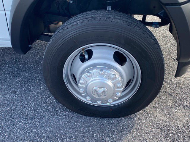 New 2026 RAM 5500 Tradesman w/ Chrome Appearance Group AWD/4WD image 11