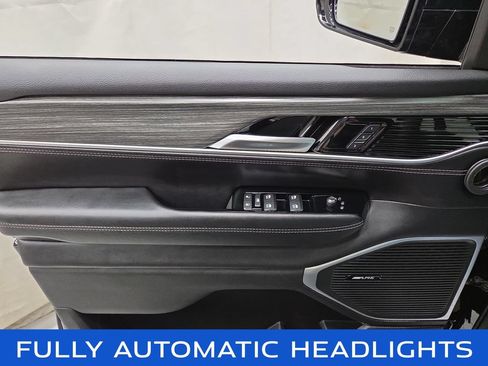 Used 2023 Jeep Wagoneer Series II AWD/4WD image 21