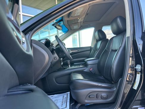 Used 2016 Nissan Pathfinder Platinum image 11