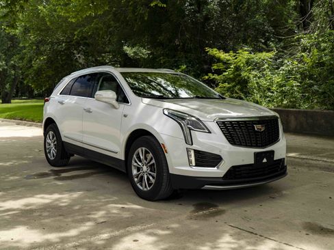 Used 2022 Cadillac XT5 Premium Luxury FWD image 2