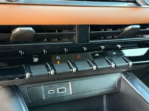 Used 2023 GMC Canyon AT4 image 12