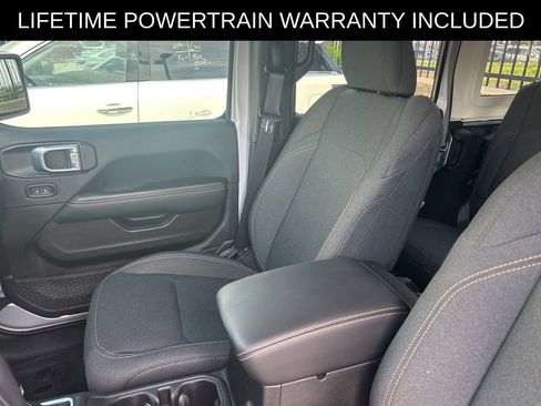 Used 2024 Jeep Wrangler Unlimited Sahara w/ Technology Group AWD/4WD image 14
