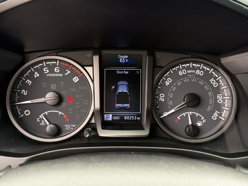 Used 2021 Toyota Tacoma TRD Off-Road w/ Technology Package AWD/4WD image 26
