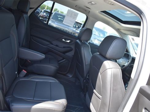 Used 2021 Chevrolet Traverse RS w/ LPO, Floor Liner Package image 21