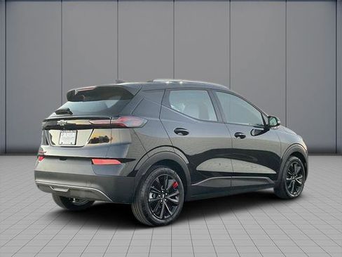 Used 2023 Chevrolet Bolt EUV LT w/ Redline Edition image 4