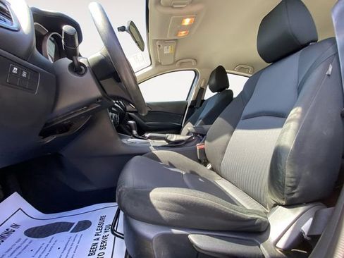 Used 2014 MAZDA MAZDA3 i Sport FWD image 9