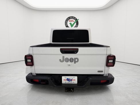 Used 2020 Jeep Gladiator Overland AWD/4WD image 4