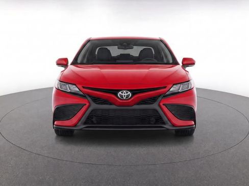 Used 2024 Toyota Camry SE FWD image 5