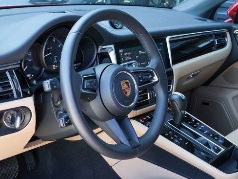 Certified 2026 Porsche Macan AWD/4WD image 4