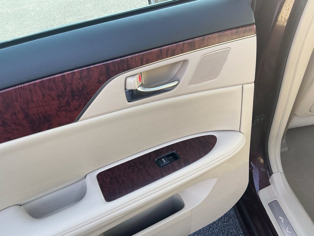 Used 2012 Toyota Avalon Limited FWD image 27