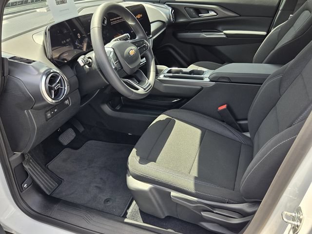 New 2026 Chevrolet Equinox EV LT w/ Midnight Package FWD image 6