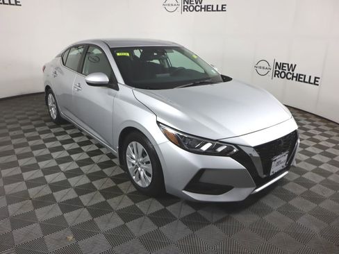 Certified 2022 Nissan Sentra S image 3