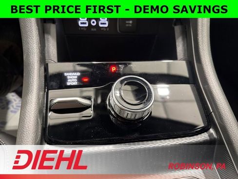 New 2025 Jeep Grand Cherokee Limited w/ Black Appearance Package AWD/4WD image 32