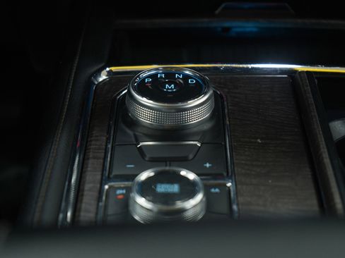 Used 2019 Ford Expedition Max Limited image 18