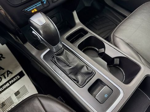 Used 2019 Ford Escape Titanium image 17