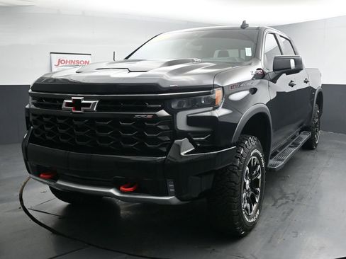 Used 2023 Chevrolet Silverado 1500 ZR2 w/ Technology Package image 4
