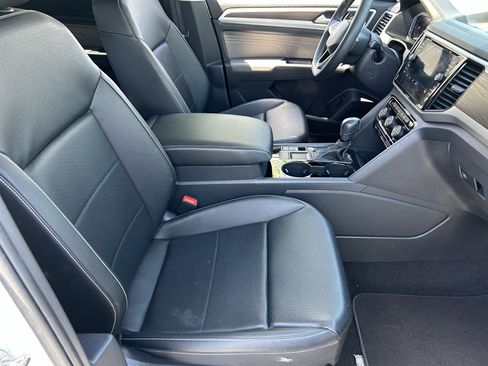 Used 2023 Volkswagen Atlas SE FWD image 9