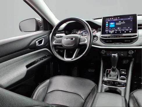 Used 2022 Jeep Compass Latitude image 11