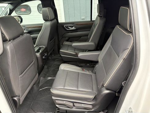 Used 2022 Chevrolet Suburban Premier image 10