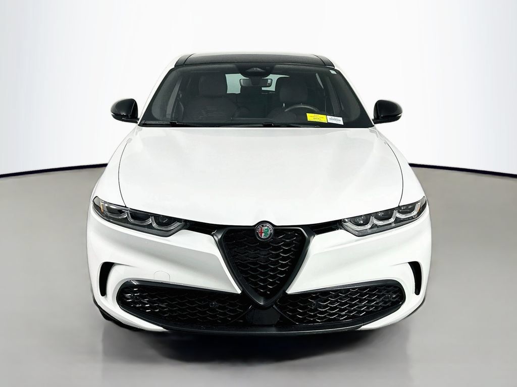 Used 2025 Alfa Romeo Tonale AWD/4WD image 2