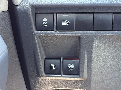 Certified 2023 Toyota Sienna XLE image 16