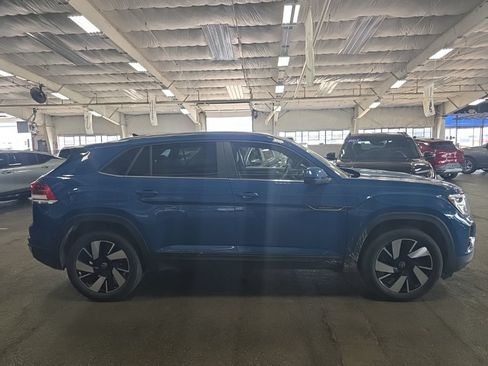 Used 2026 Volkswagen Atlas Cross Sport SE AWD/4WD image 2