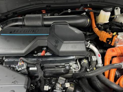 Used 2025 Hyundai Santa Fe Limited AWD/4WD image 28