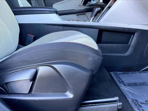 Used 2017 Chevrolet Equinox LT w/ Driver Confidence Package II image 21