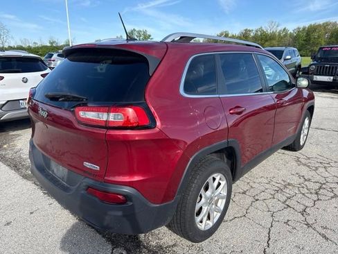 Used 2014 Jeep Cherokee Latitude w/ Cold Weather Group FWD image 5