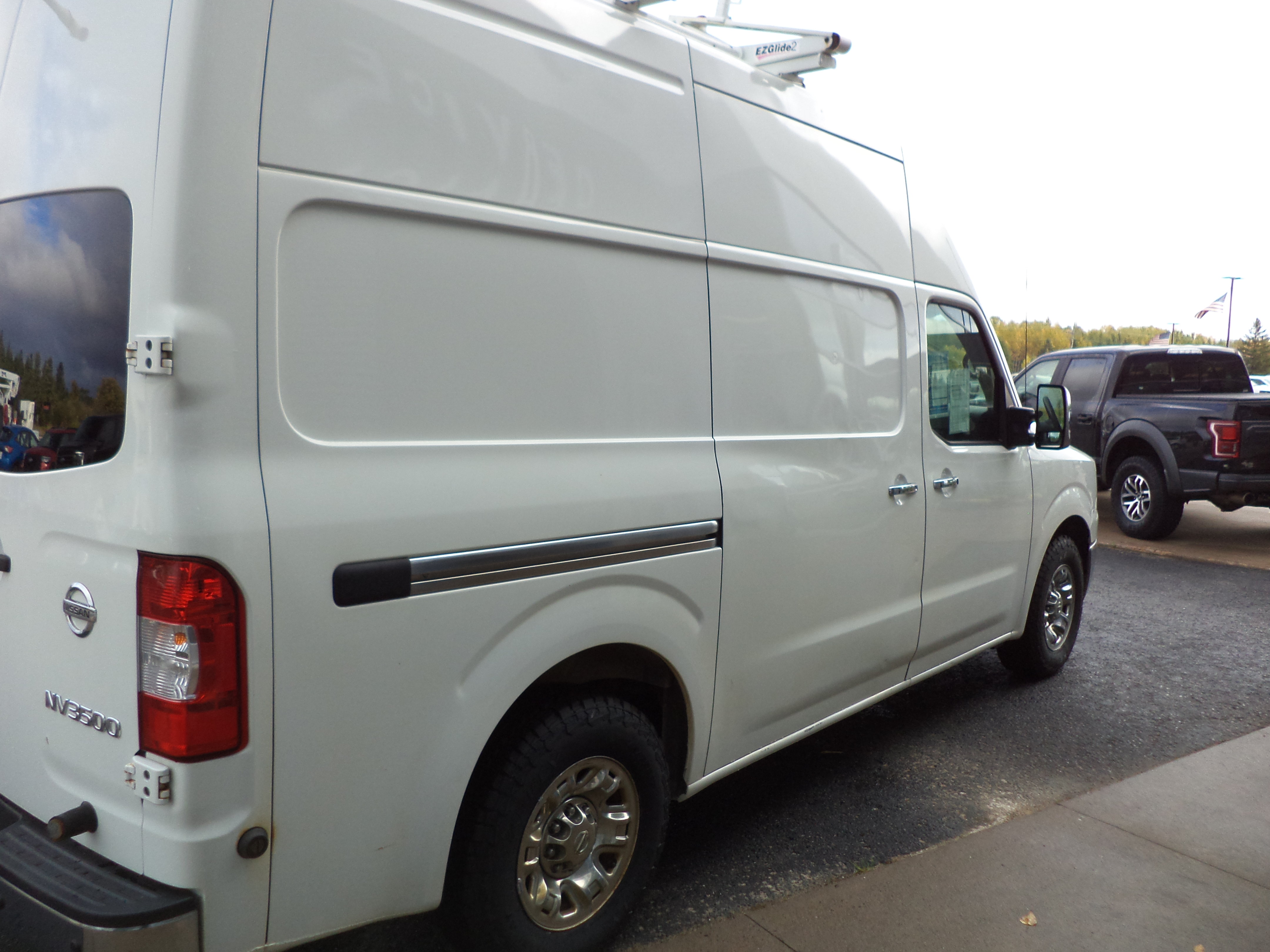 Used 2020 Nissan NV High Roof RWD image 6