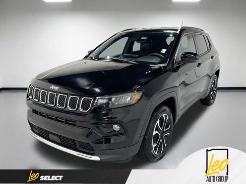 Used 2023 Jeep Compass Limited AWD/4WD image 1