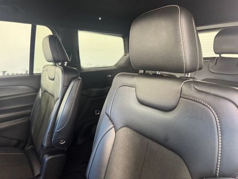 Used 2023 Jeep Grand Cherokee L Laredo AWD/4WD image 11