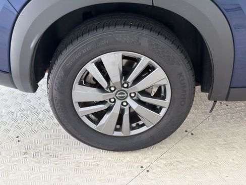 Used 2025 Nissan Pathfinder SV FWD image 12