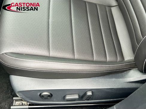 Used 2024 Volkswagen Jetta SE image 25