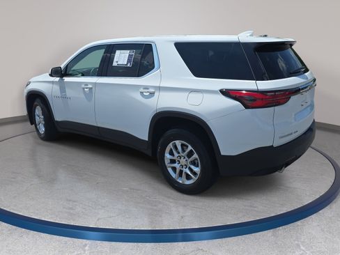 Used 2023 Chevrolet Traverse LS AWD/4WD image 7