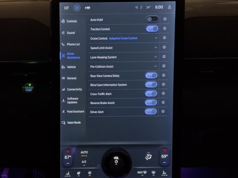 Used 2021 Ford Mustang Mach-E Premium image 12