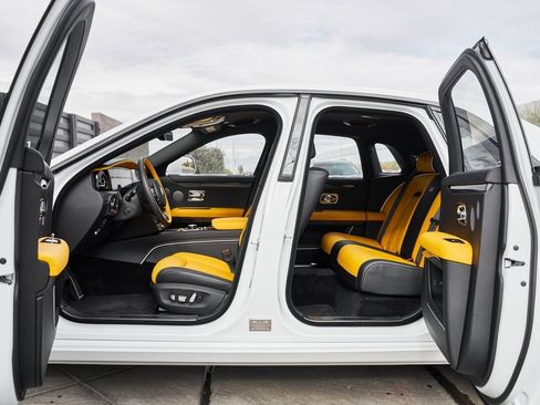 Used 2025 Rolls-Royce Ghost Black Badge image 30