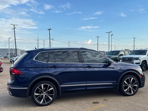 Used 2022 Volkswagen Tiguan SEL R-Line AWD/4WD image 24