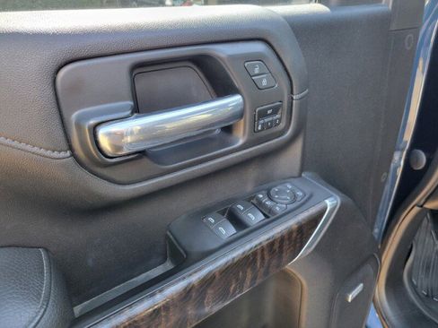 Used 2023 GMC Sierra 3500 Denali image 12